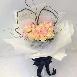 Hand Bouquet 304
