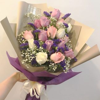 Hand Bouquet 330