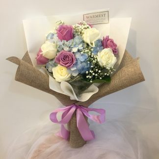 Hand Bouquet 340