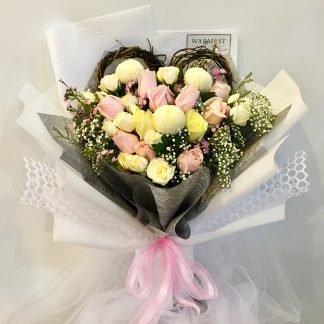 Hand Bouquet 370