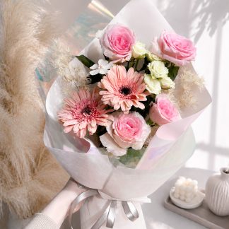 Hand Bouquet 461 - Rose